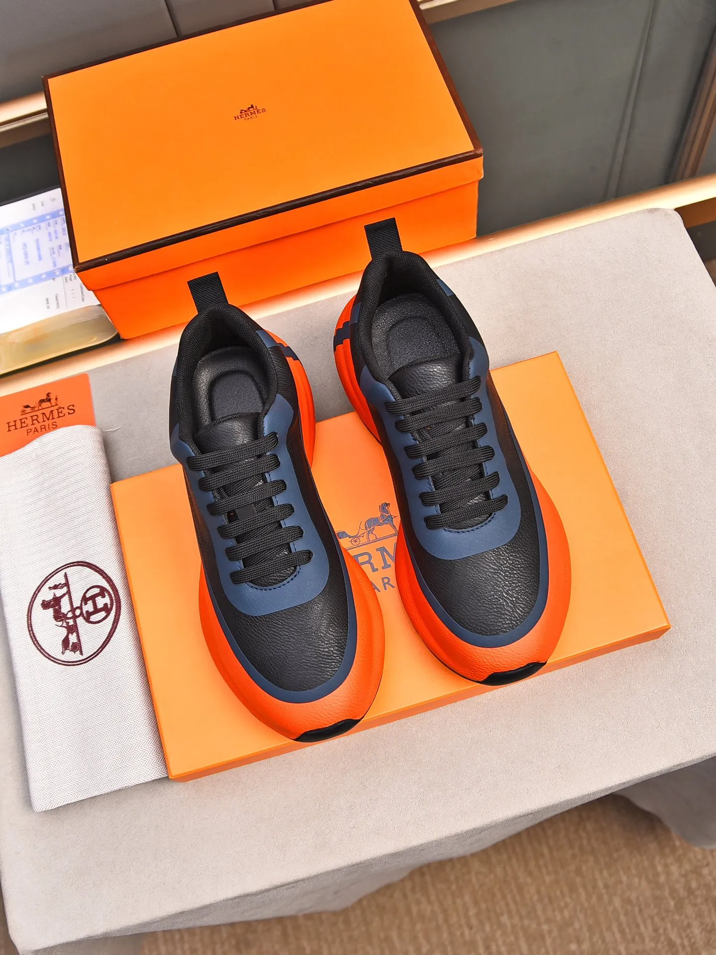 Men's shoes 💰560 [Hermes] New sports shoes Hermès are the most comfortable shoes, no one else⃣️, very light on the feet and very good-looking, you will not feel tired when you go shopping and running around 👍 Very light and comfortable, extremely light, suitable for both sports and leisure, and feel great when stepping on them! It’s up to you to choose, there’s always what you want~ ✔️Material: imported first-layer cowhide ✔️Inner lining: breathable mesh ✔️Outsole: genuine leather bottom ✔️Size: Men’s 38-44 (45 custom-made)